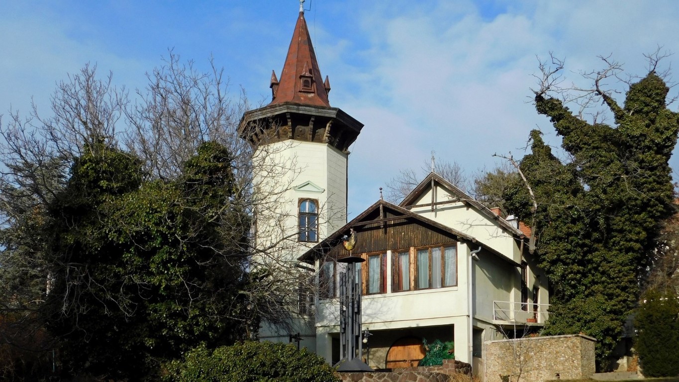Veghely villa00